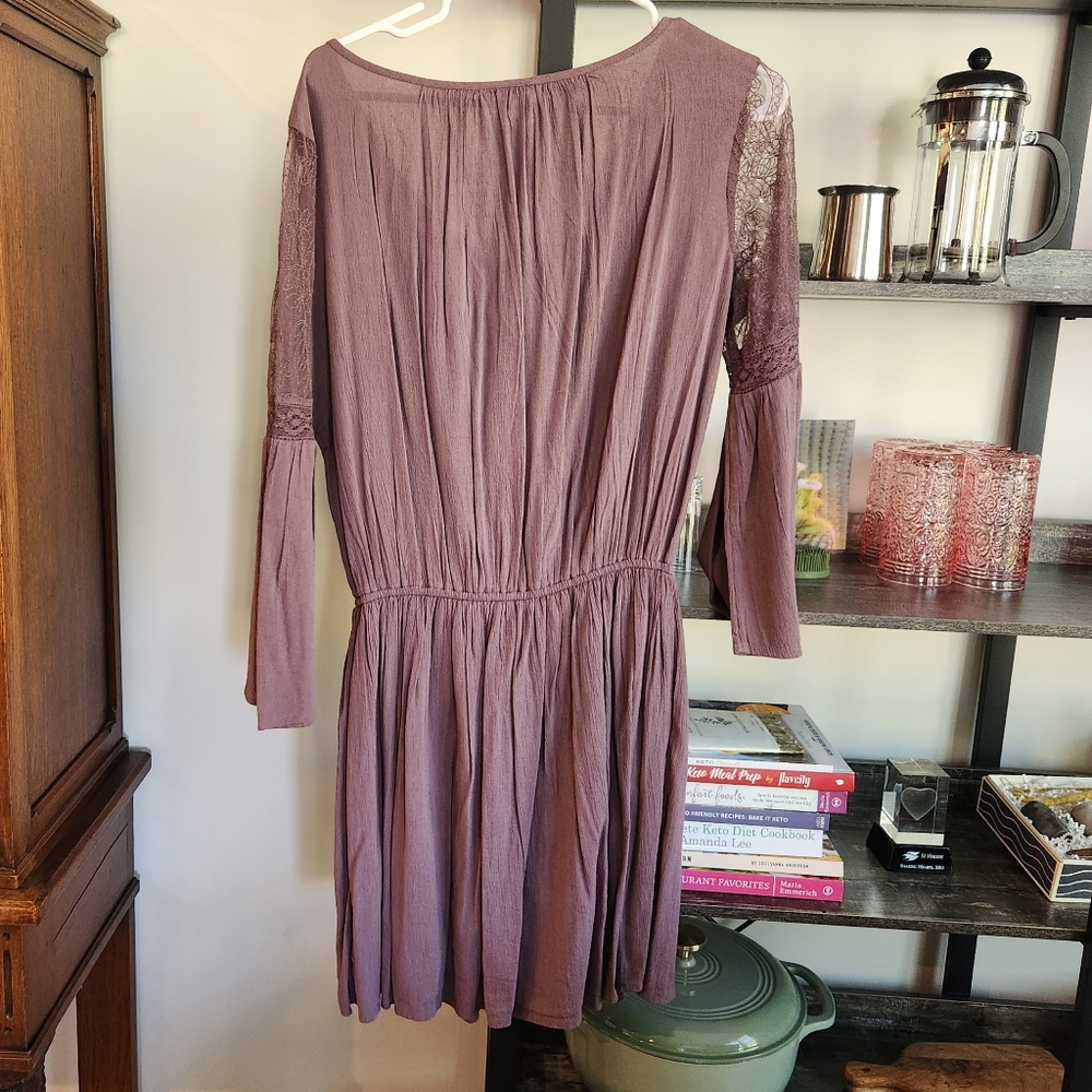 Beautiful American Eagle Outfitters Medium Lacey Purple Dress Size Medium Lined - Picture 2 of 9